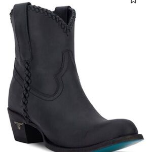 Plain Jane Shorty boots color black size   Size 8.5